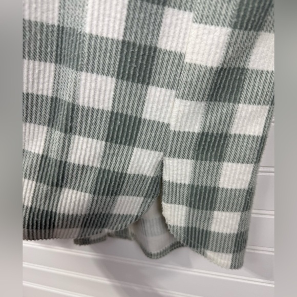 Teddi white & sage green plaid shirt. Size L. - Picture 5 of 6